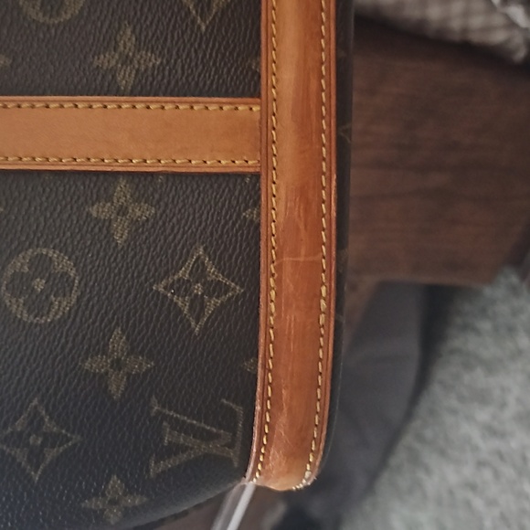 Authentic Louis Vuitton - Picture 2 of 7
